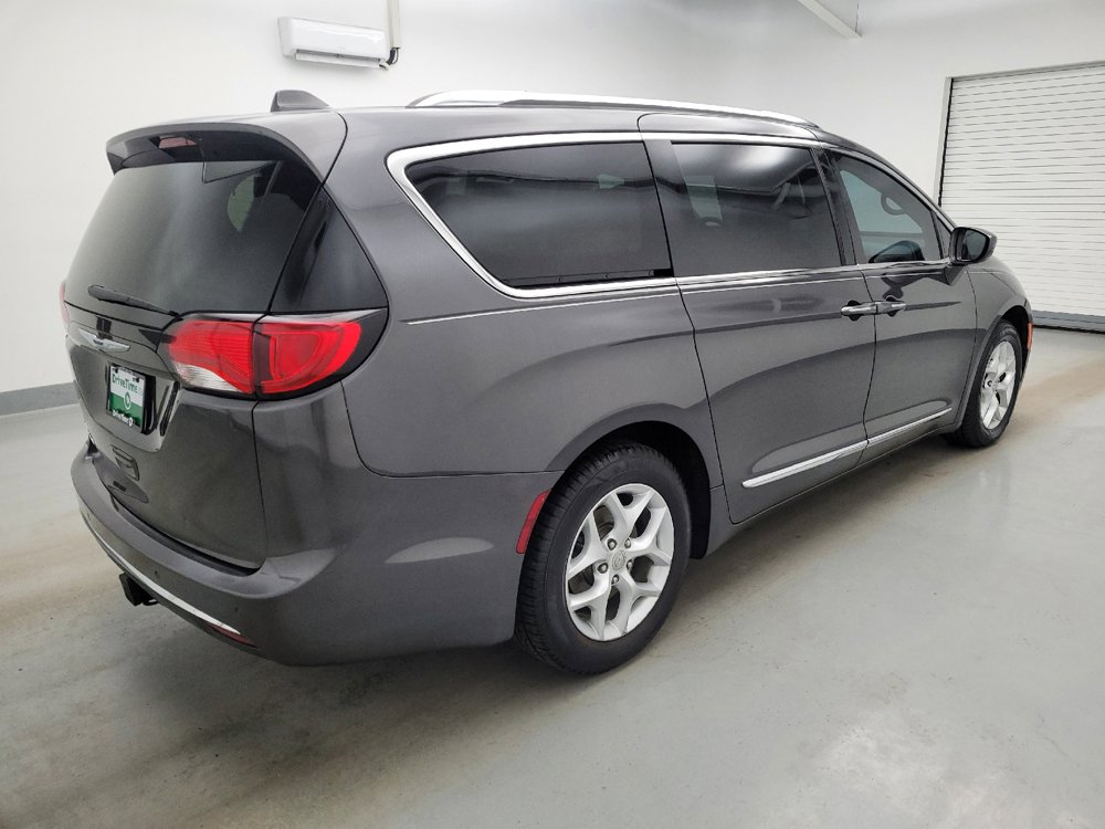 Used 2017 Chrysler Pacifica Touring-L Plus FWD image 10