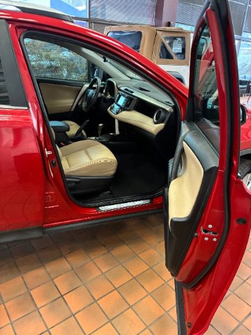 Used 2015 Toyota RAV4 Limited w/ Technology Package image 30