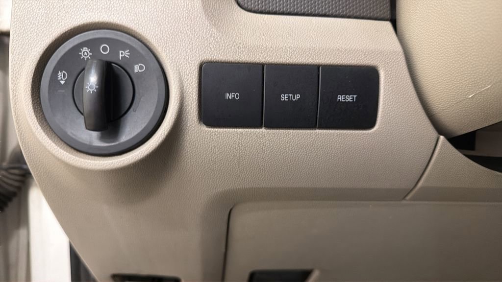 Used 2011 Ford Escape XLT image 21