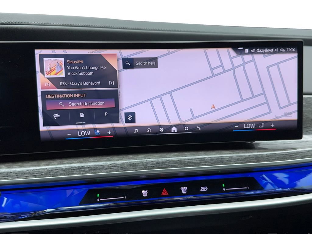 Used 2025 BMW 740i w/ Premium Package image 26