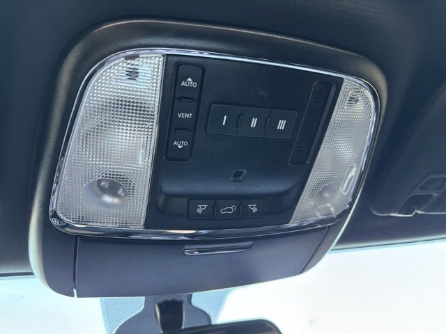 Used 2021 Jeep Grand Cherokee Laredo X image 23