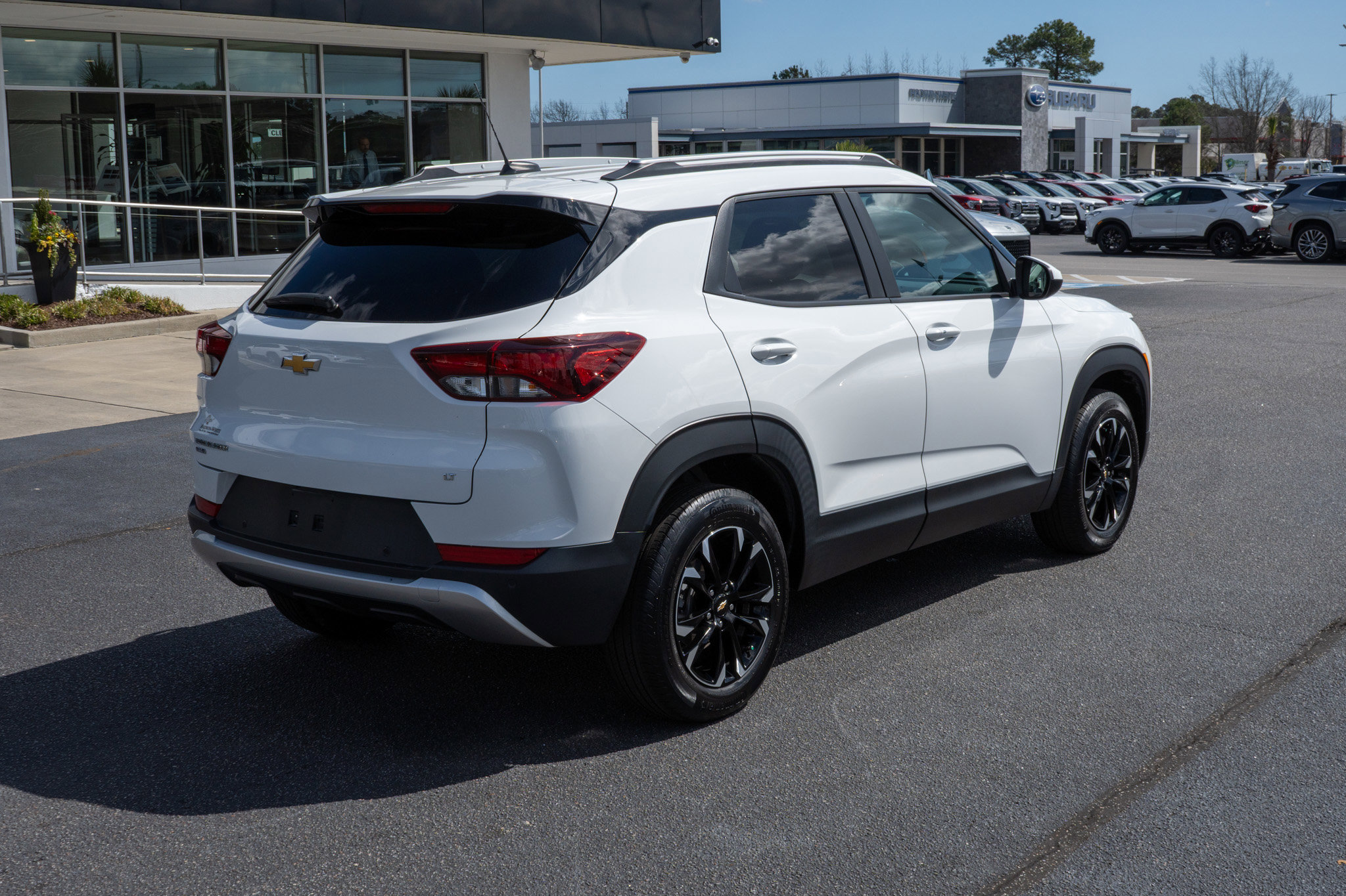 Certified 2022 Chevrolet TrailBlazer LT w/ Driver Confidence Package image 3