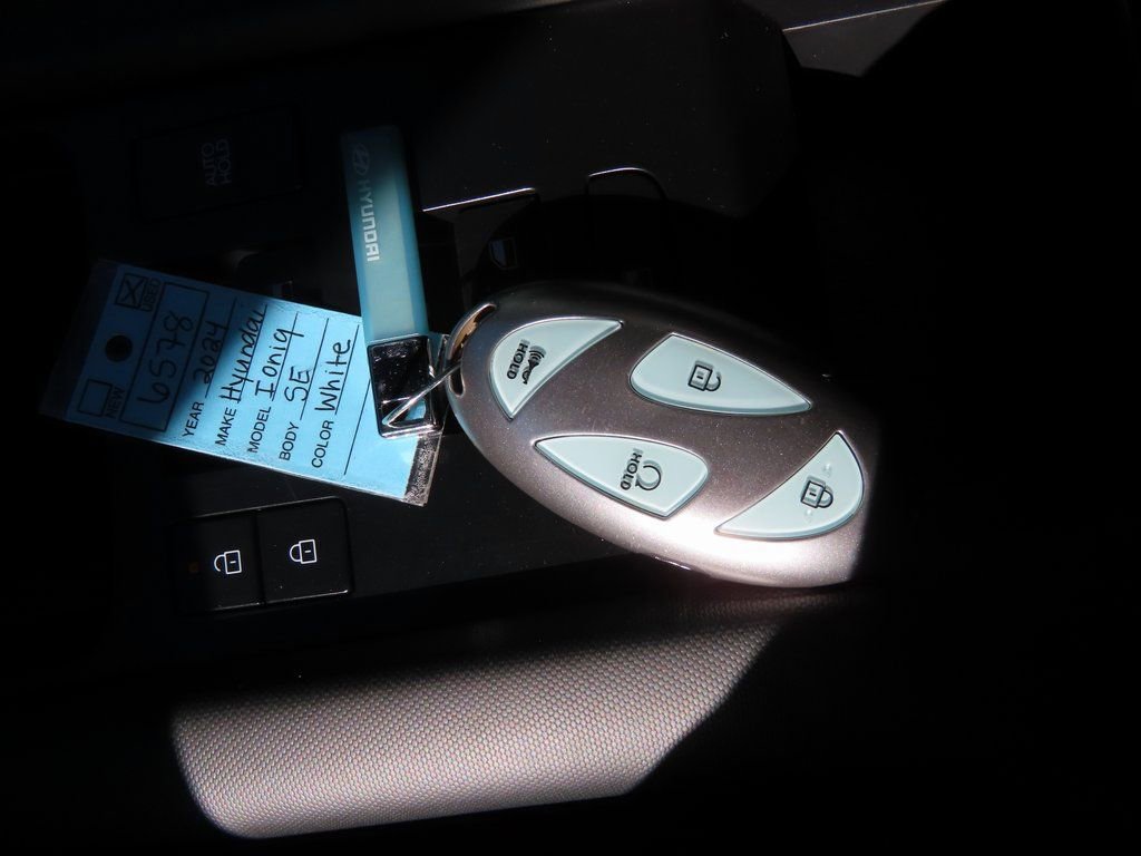 Used 2024 Hyundai Ioniq 6 SE image 38