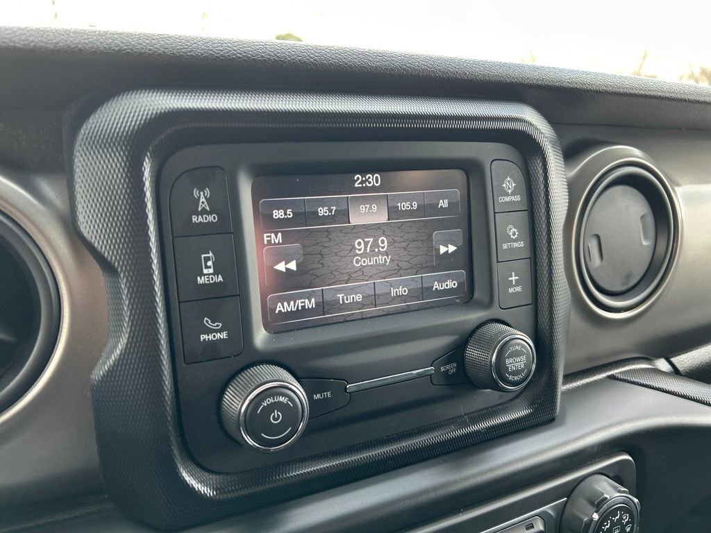 Used 2018 Jeep Wrangler Unlimited Sport S image 29