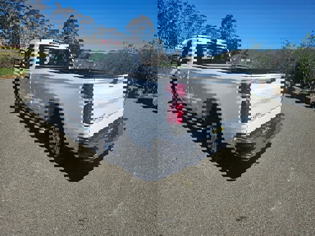 Used 2025 Chevrolet Silverado 1500 W/T image 3