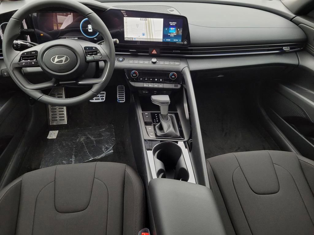 New 2025 Hyundai Elantra SEL FWD image 10