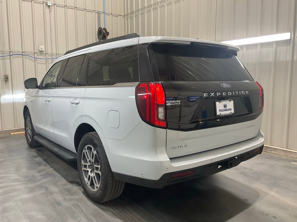 Used 2025 Ford Expedition Active RWD image 25