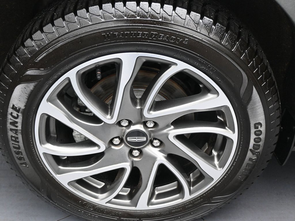 Used 2022 Lincoln Corsair AWD w/ Equipment Group 101A image 33