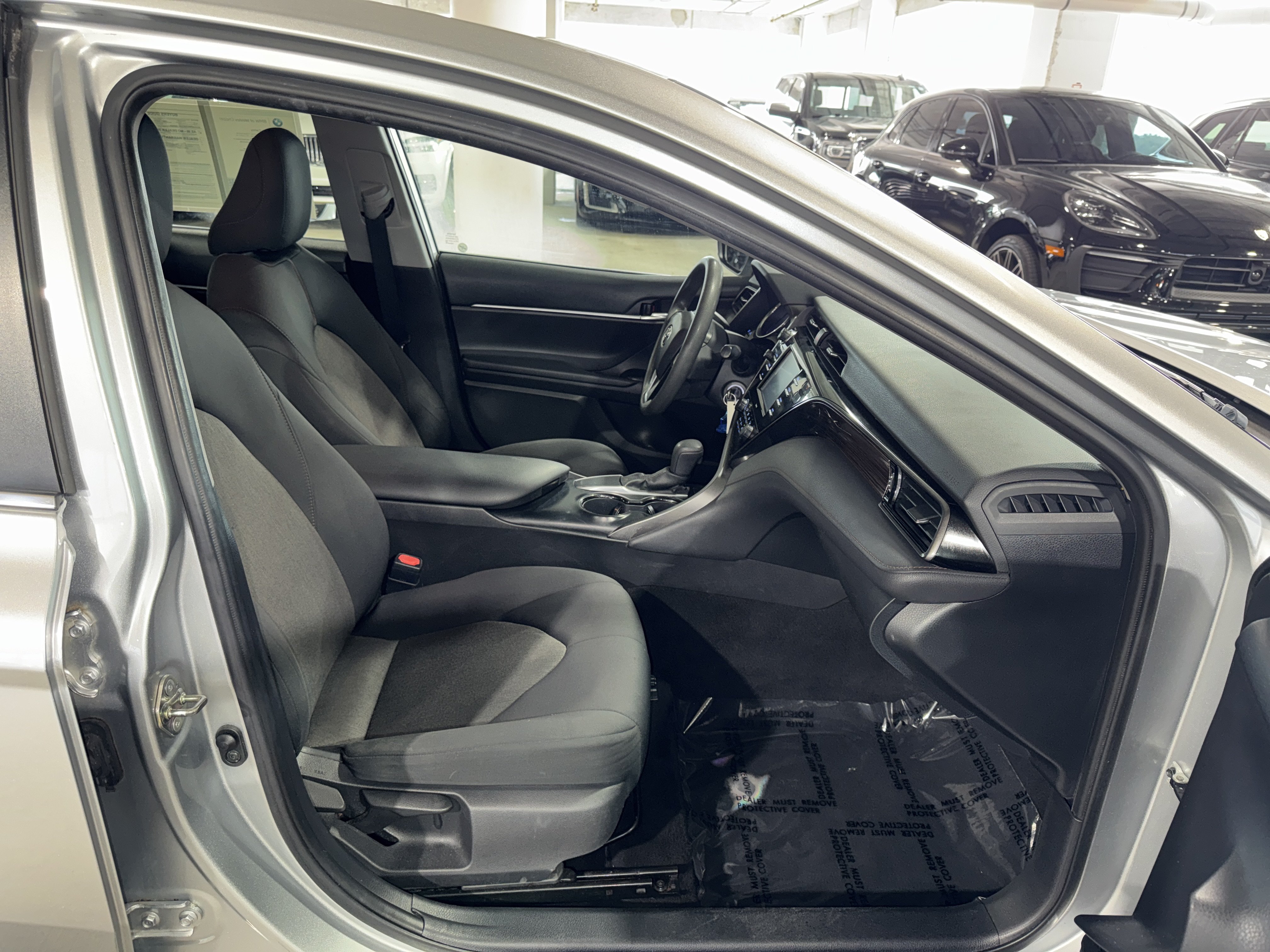 Used 2020 Toyota Camry LE FWD image 10