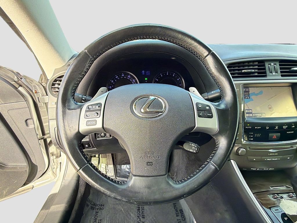 Used 2015 Lexus IS 250C w/ Luxury Package image 37