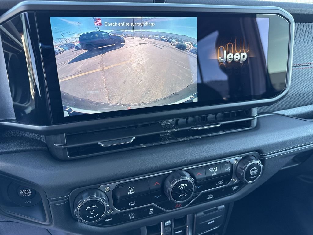 Used 2024 Jeep Wrangler Unlimited Rubicon image 17