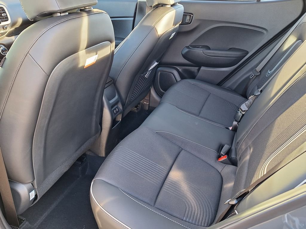New 2024 Hyundai Venue Limited FWD image 12