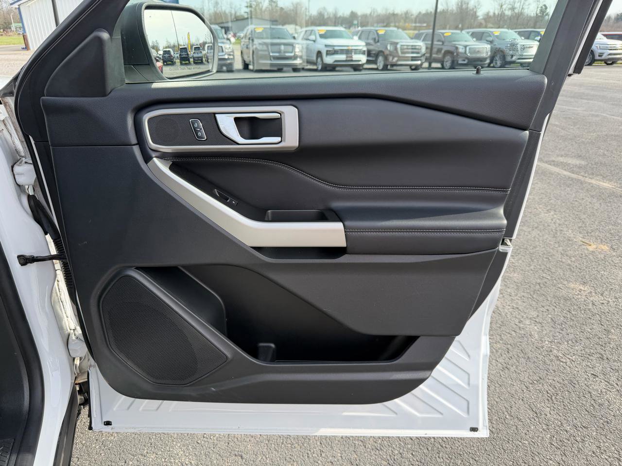 Used 2021 Ford Explorer XLT w/ Equipment Group 202A image 25