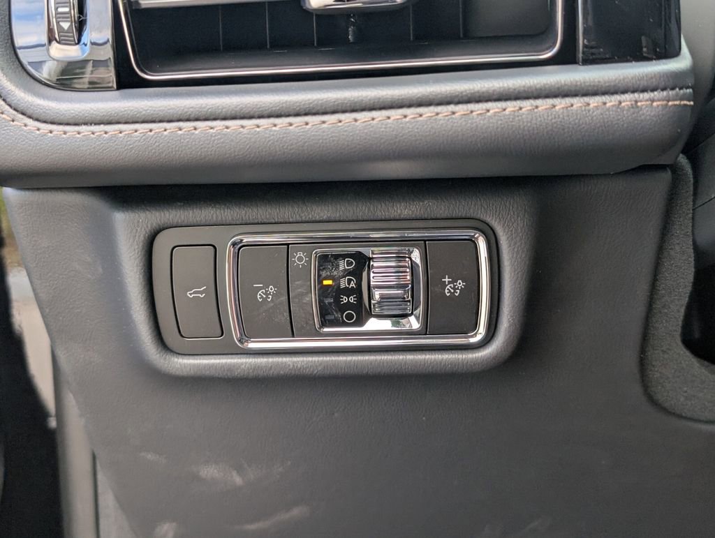 New 2026 Lincoln Aviator AWD image 23