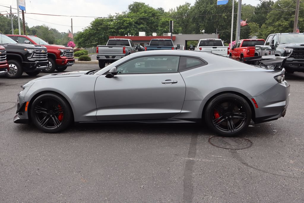 Used 2022 Chevrolet Camaro ZL1 RWD image 26