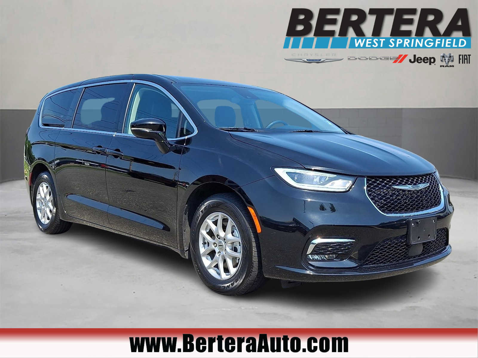 Certified 2024 Chrysler Pacifica Touring-L
