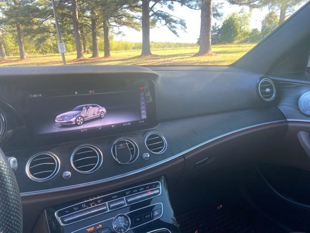 Used 2017 Mercedes-Benz E 300 4MATIC image 24