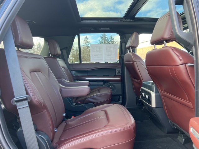 Used 2023 Ford Expedition Limited image 14