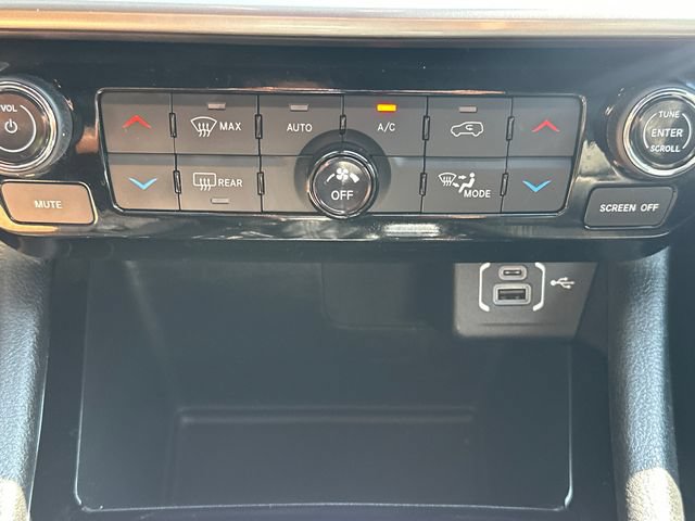 Used 2025 Jeep Compass Limited AWD/4WD image 30