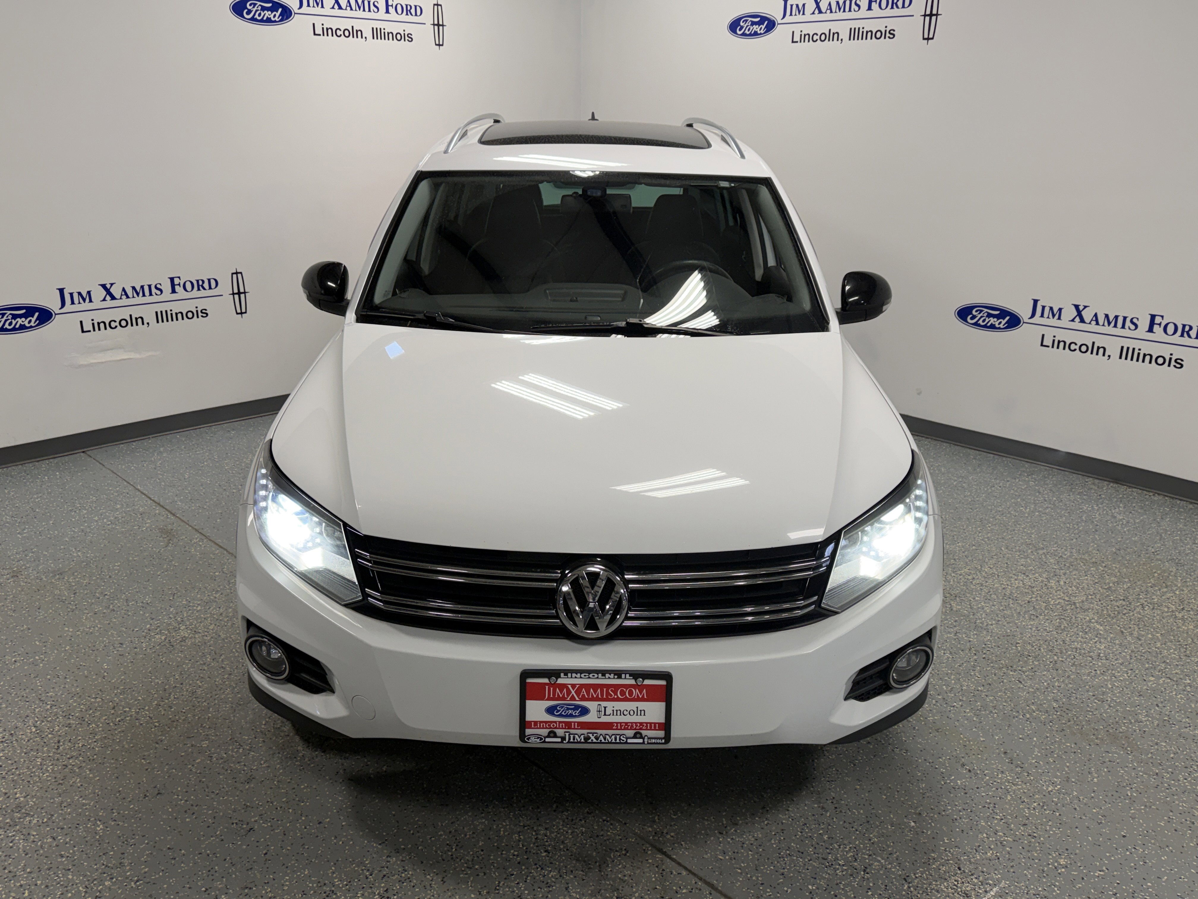 Used 2017 Volkswagen Tiguan Sport image 2