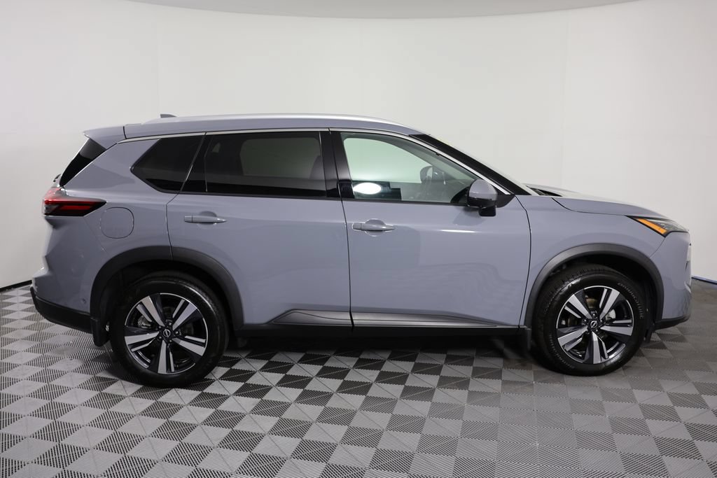Used 2025 Nissan Rogue SL FWD image 9