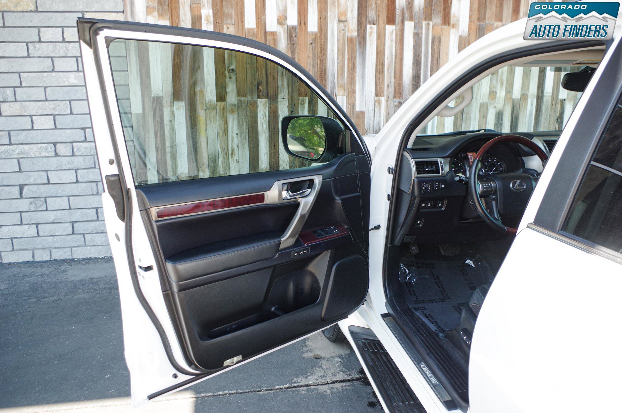 Used 2016 Lexus GX 460 Luxury w/ Preferred Accessory Package AWD/4WD image 10