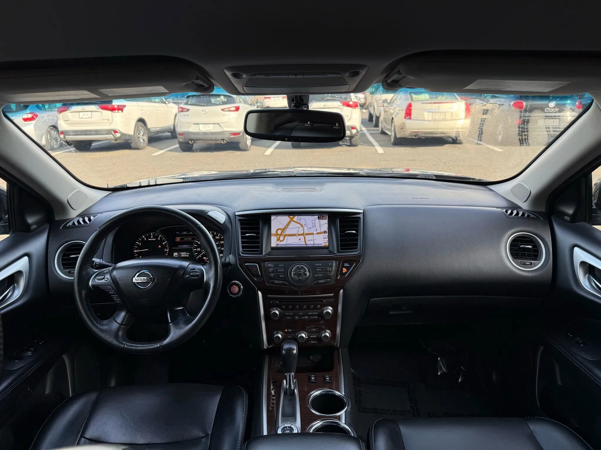 Used 2015 Nissan Pathfinder SL w/ SL Tech Package image 11