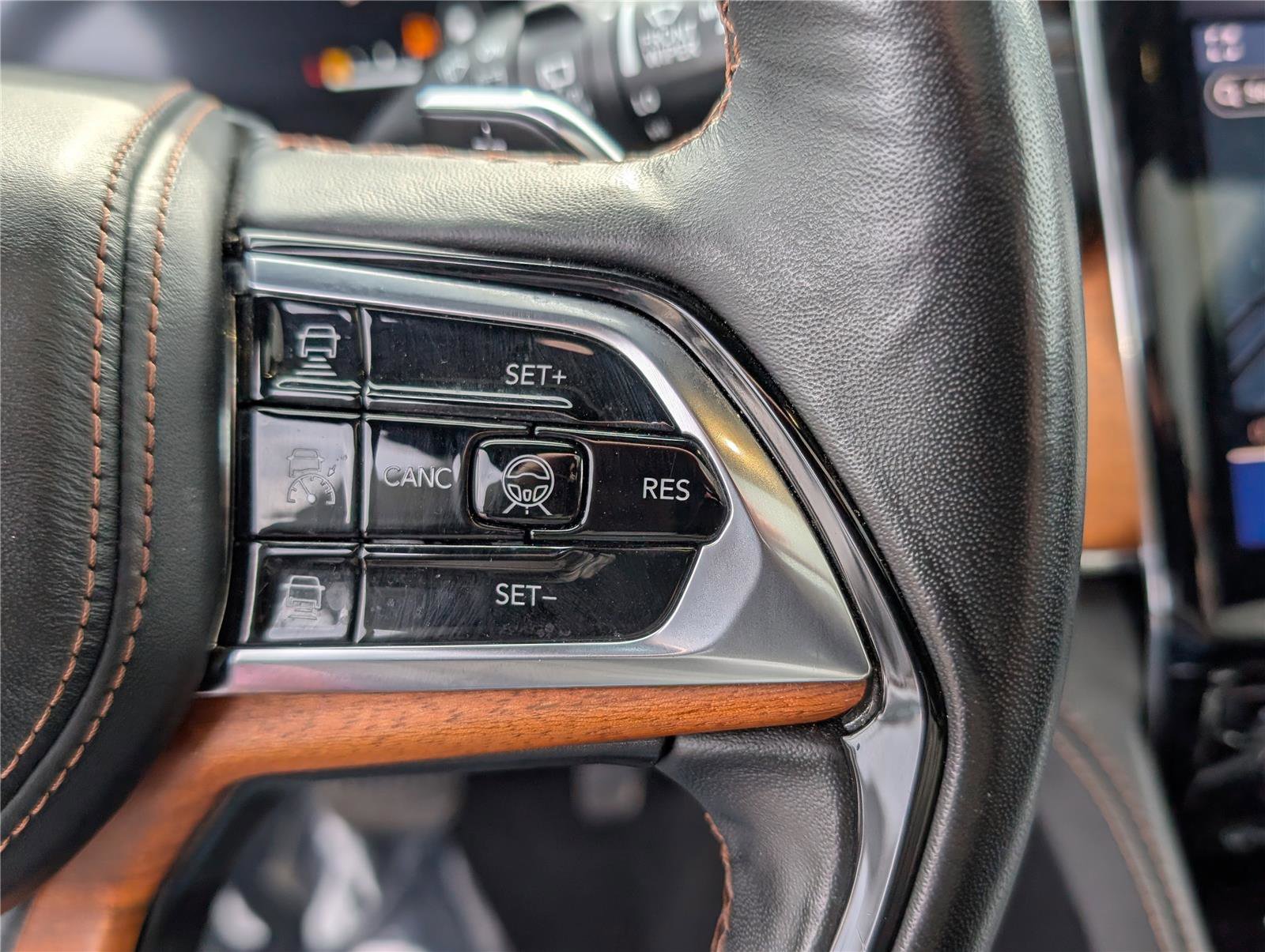 Used 2023 Jeep Grand Cherokee Summit image 25