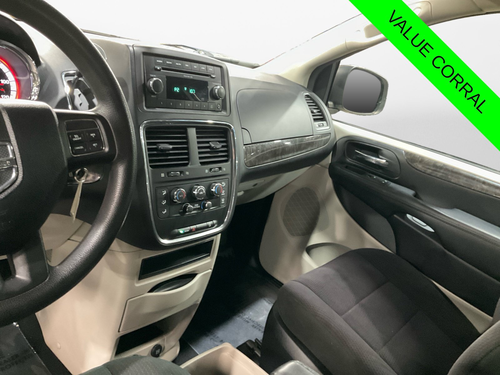 Used 2011 Dodge Grand Caravan Express FWD image 11