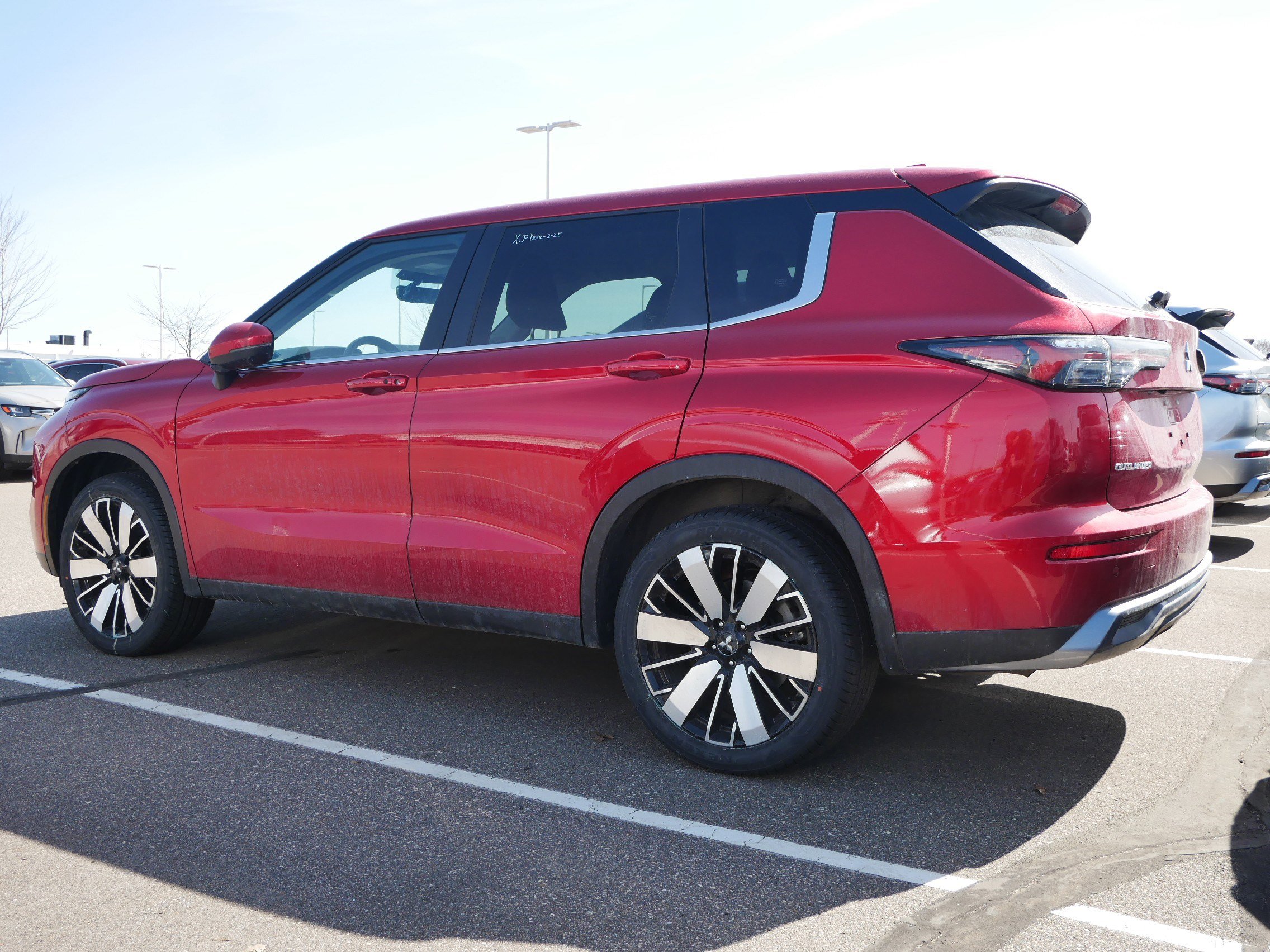 Used 2025 Mitsubishi Outlander SE image 4