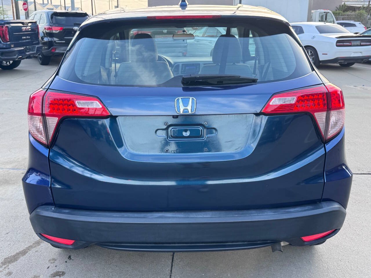 Used 2017 Honda HR-V LX image 6