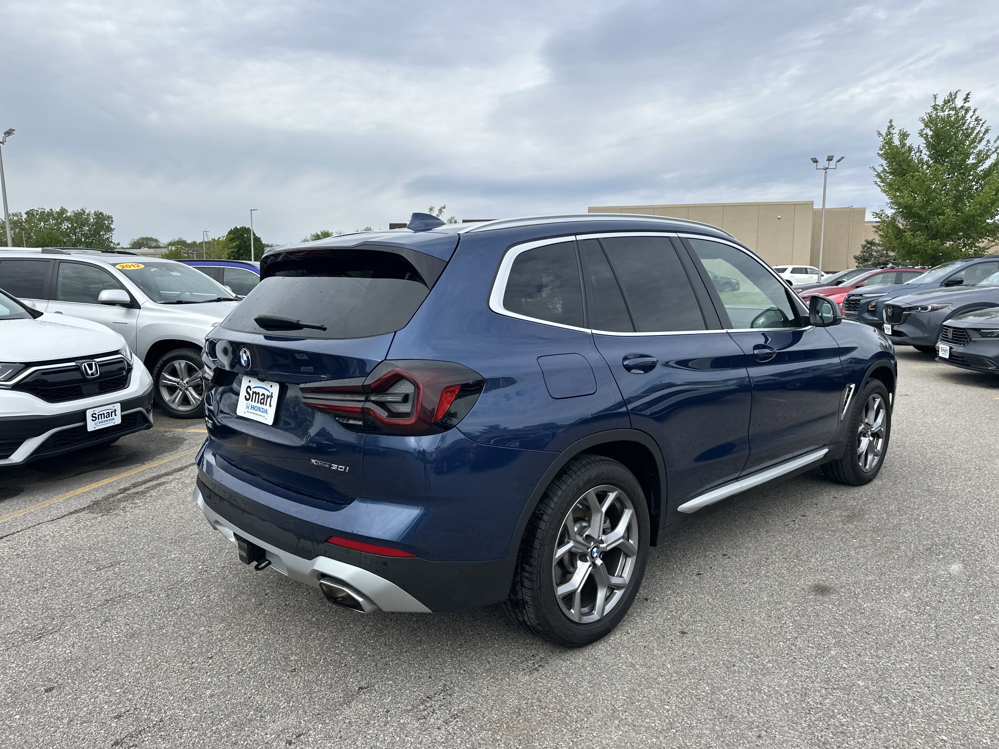 Used 2024 BMW X3 xDrive30i w/ Premium Package AWD/4WD image 4