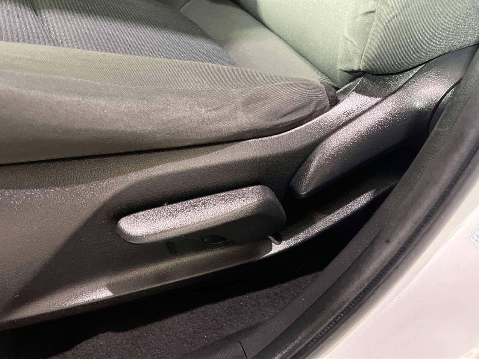 Used 2022 Toyota RAV4 LE image 22