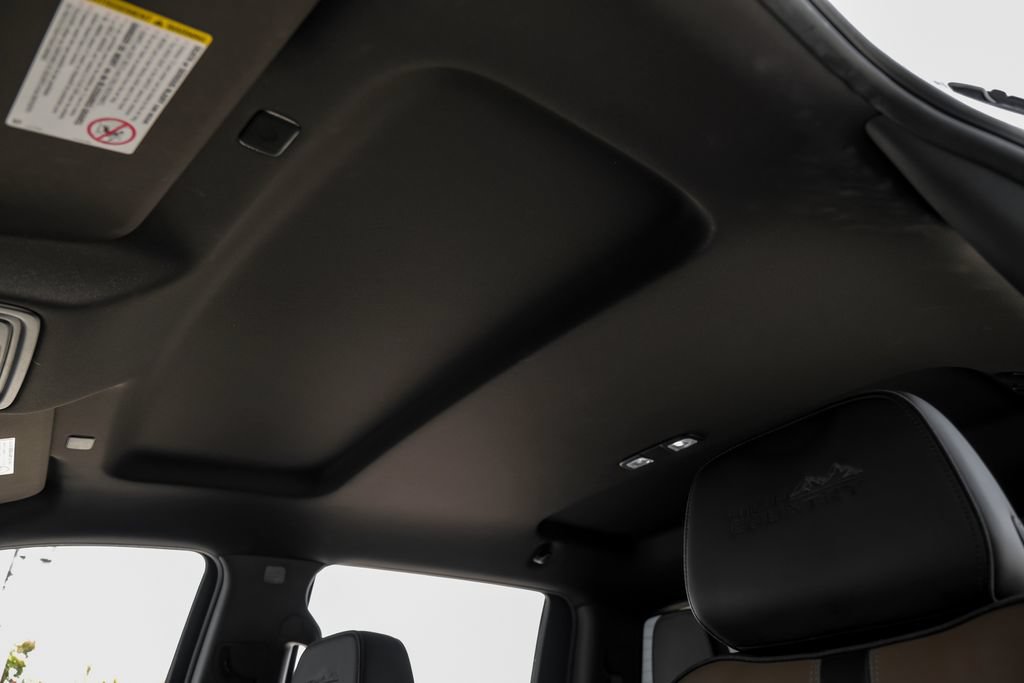 Used 2022 Chevrolet Silverado 2500 High Country AWD/4WD image 44