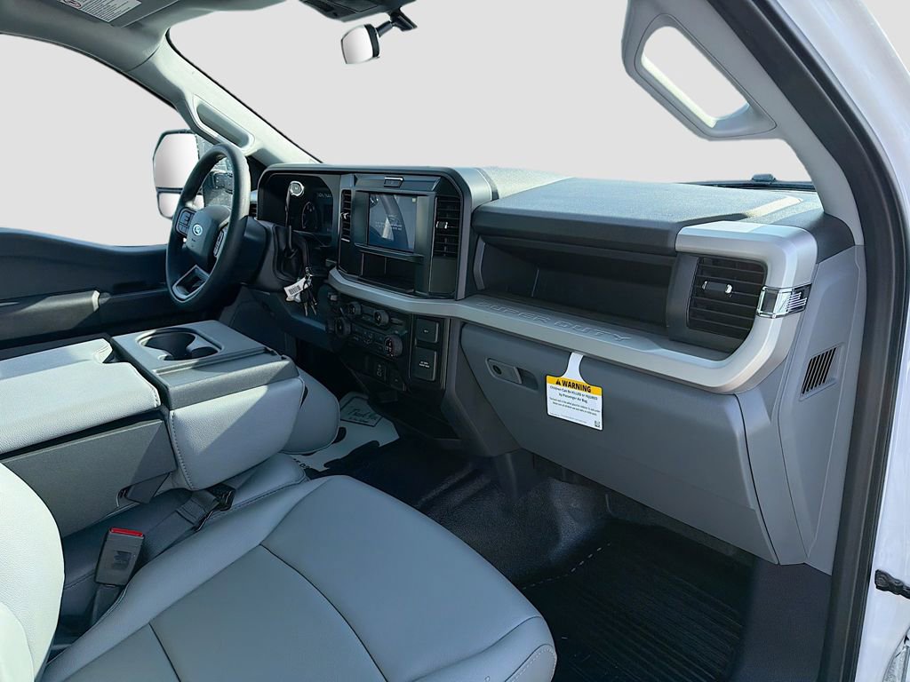 New 2026 Ford F550 4x4 Crew Cab image 15