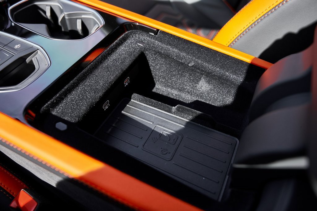 Used 2025 Lamborghini Urus SE image 69