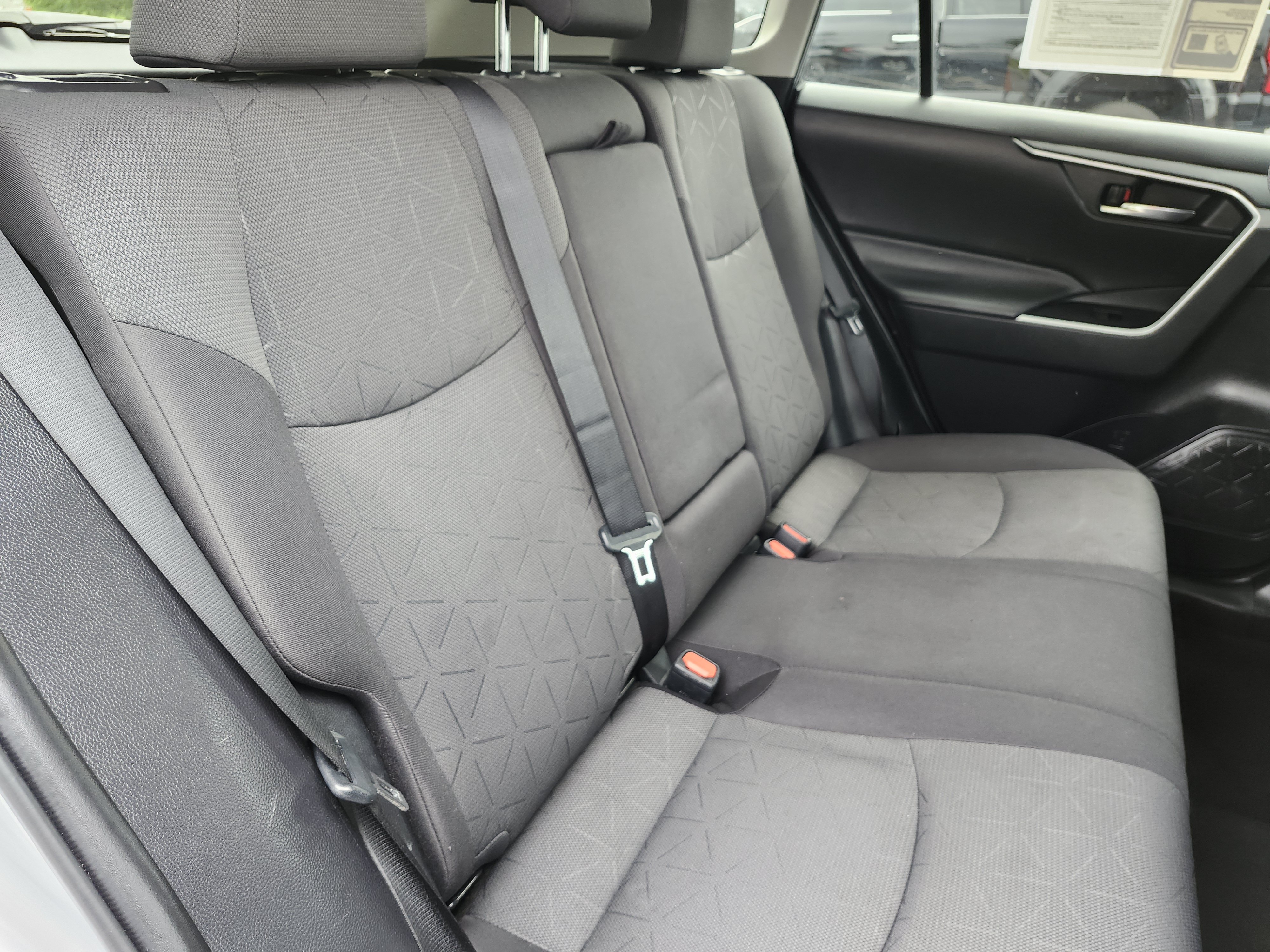 Used 2021 Toyota RAV4 XLE AWD/4WD image 19