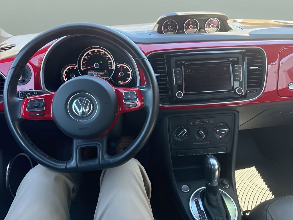 Used 2013 Volkswagen Beetle TDI FWD image 11