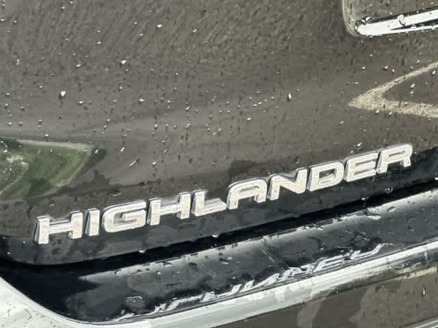 Used 2023 Toyota Highlander XSE FWD image 19