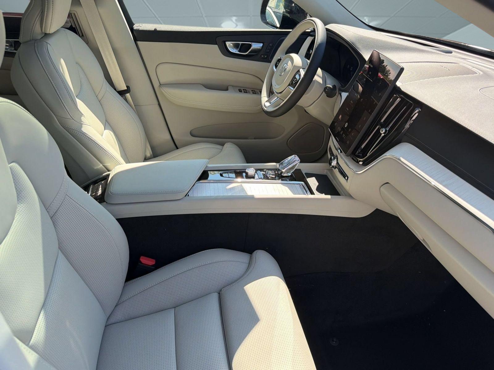 New 2027 Volvo XC60 B5 Ultra AWD/4WD image 25