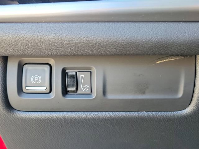 Used 2024 Cadillac XT4 Premium Luxury AWD/4WD image 25