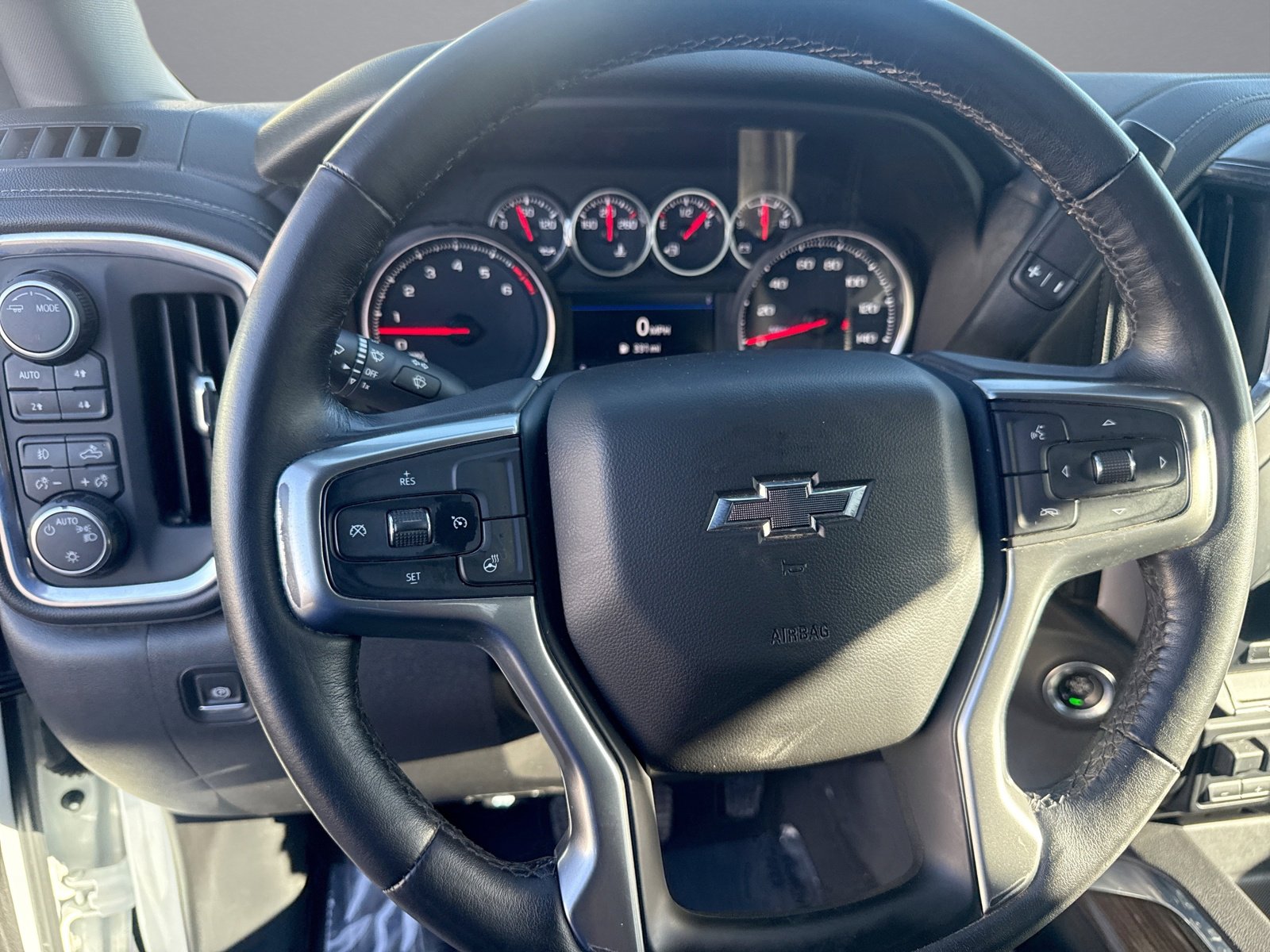 Used 2022 Chevrolet Silverado 1500 LT Trail Boss w/ Convenience Package II AWD/4WD image 19