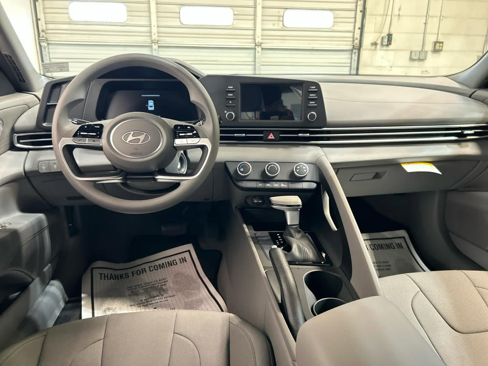 New 2026 Hyundai Elantra SE FWD image 4