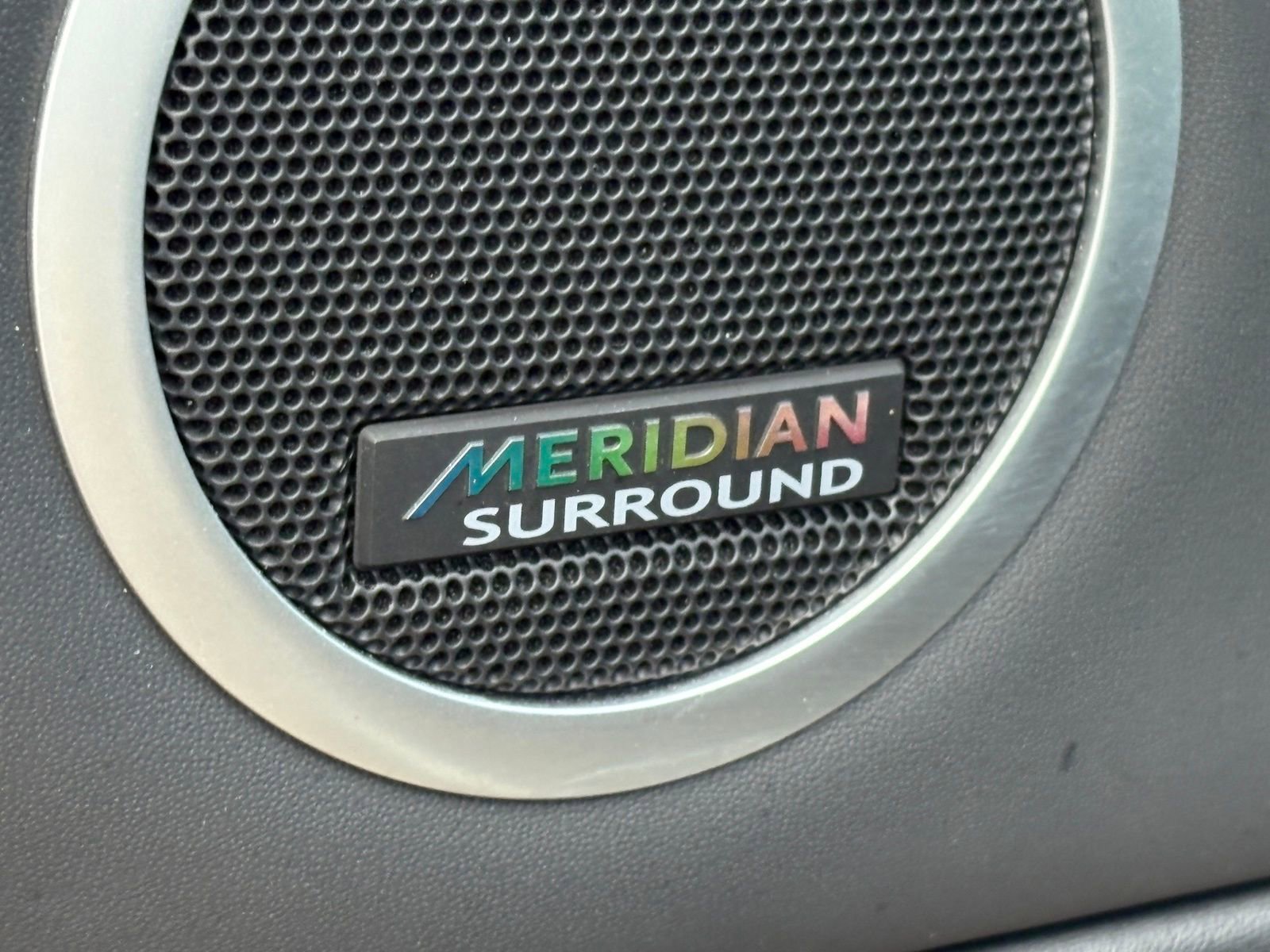 Used 2024 Land Rover Discovery Metropolitan Edition image 33