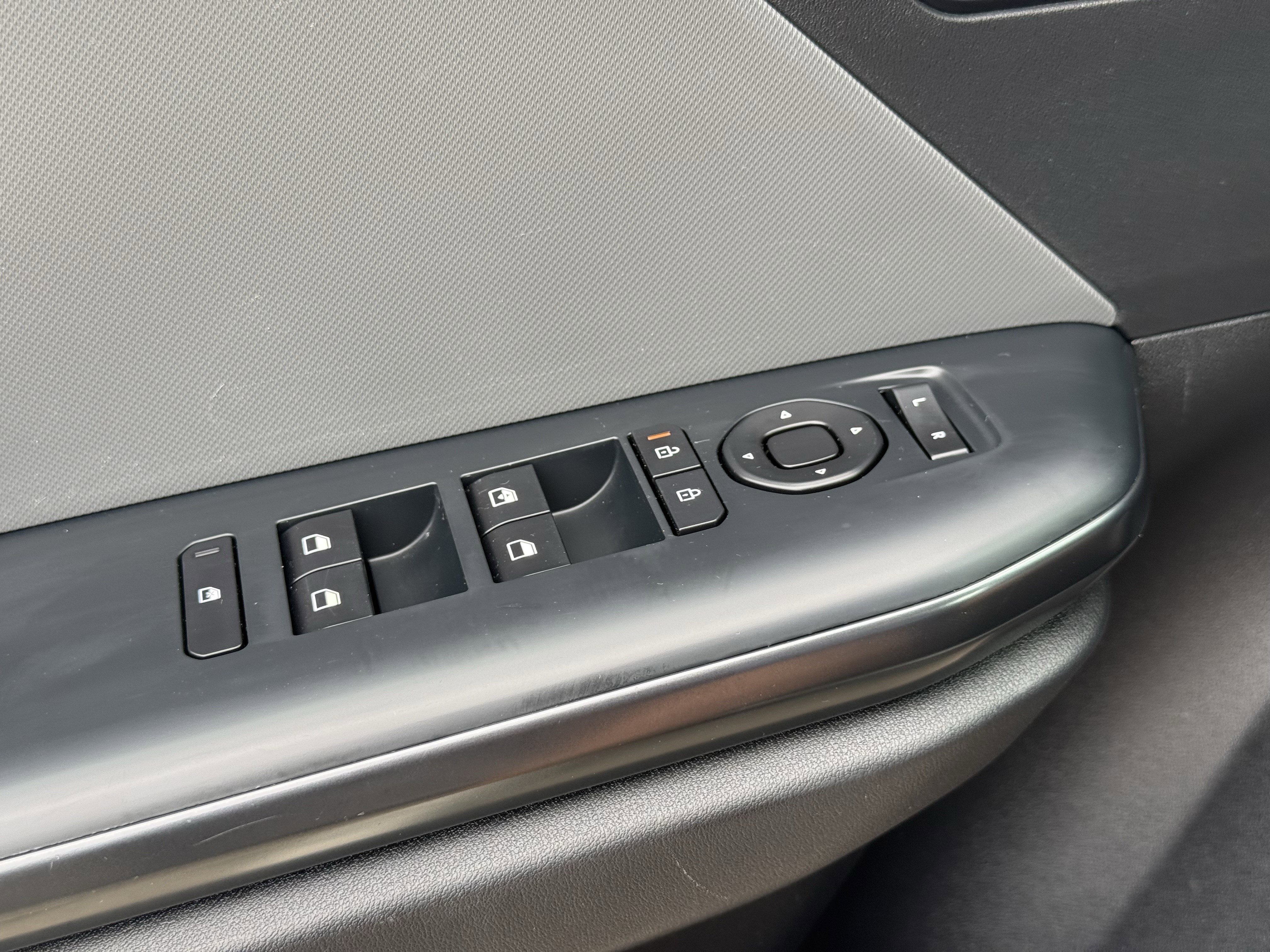 Used 2025 Kia K4 FWD image 31