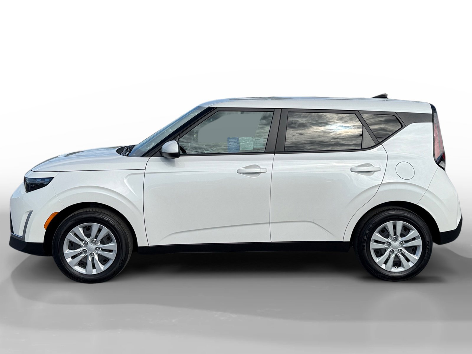 Certified 2025 Kia Soul LX image 2