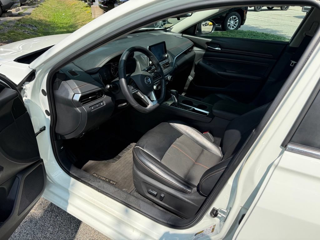 Used 2019 Nissan Altima 2.5 SR FWD image 10