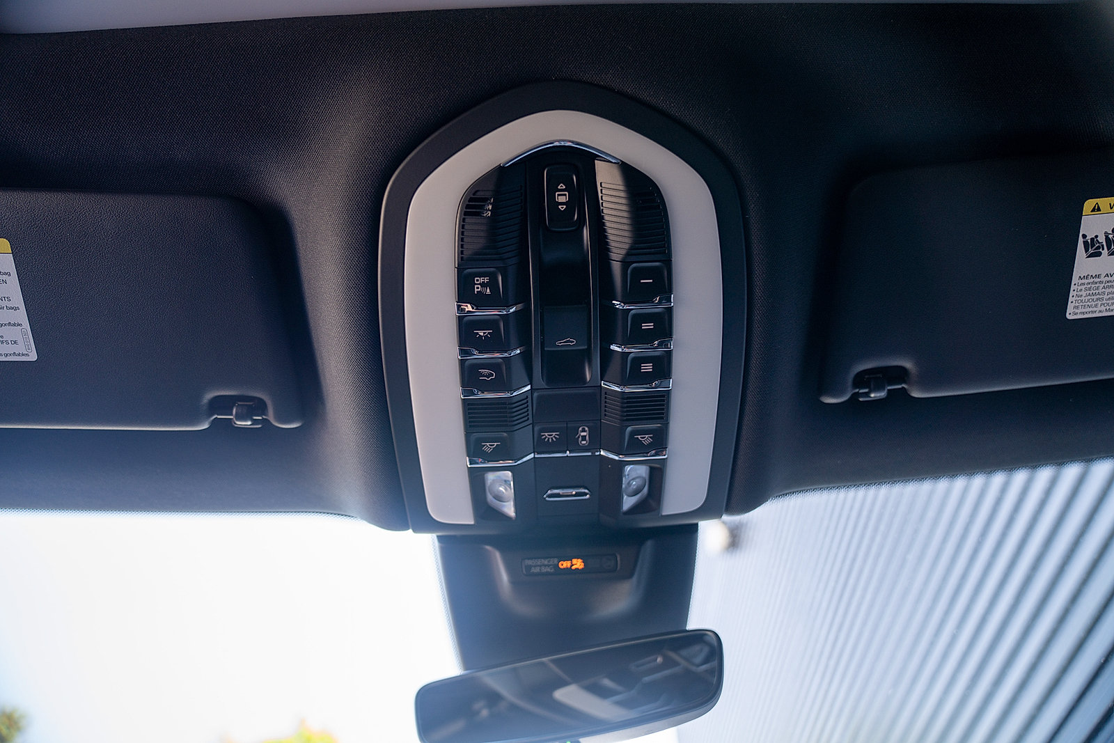 Certified 2026 Porsche Macan Turbo AWD/4WD image 11