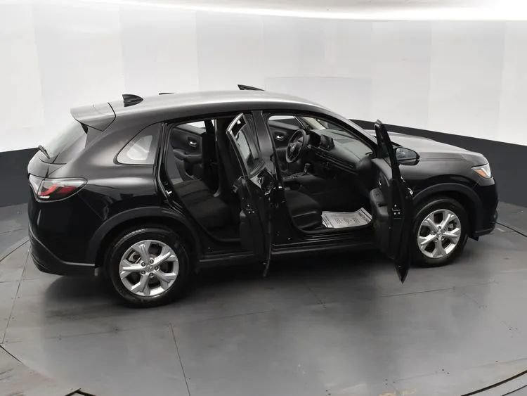 Used 2025 Honda HR-V LX image 6
