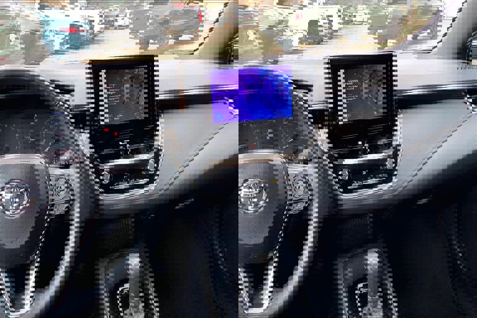 Used 2024 Toyota Corolla SE image 6